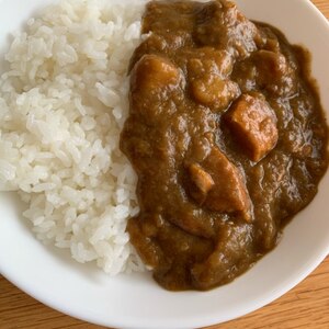 隠し味が美味しいチキンカレー